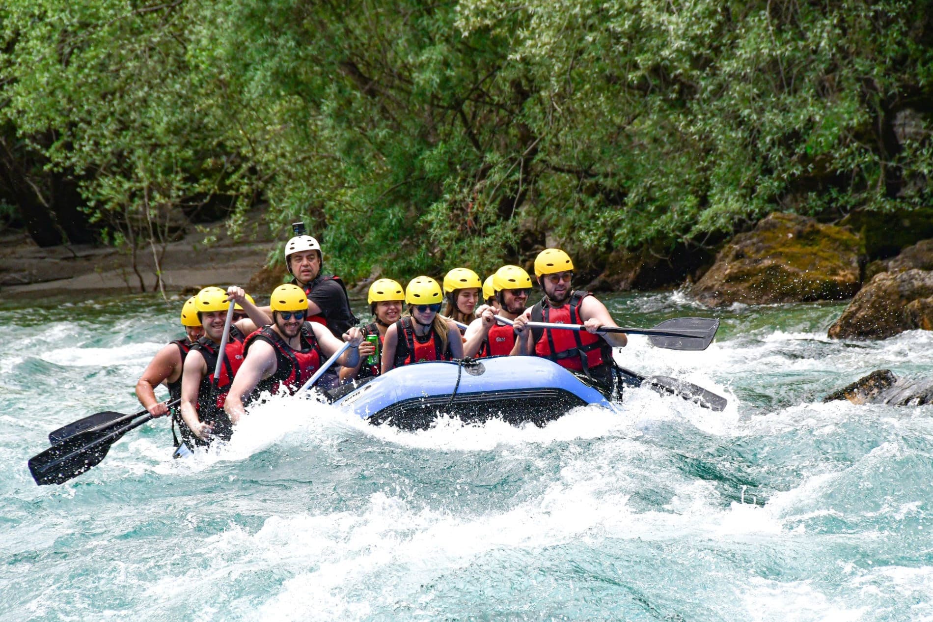 Dvodnevni rafting — druženje u kampu